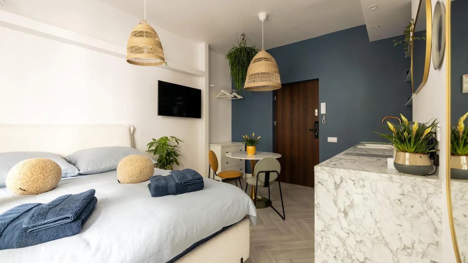 Apartment Cozy Studio Poznanska Downtown Quiet Warsaw