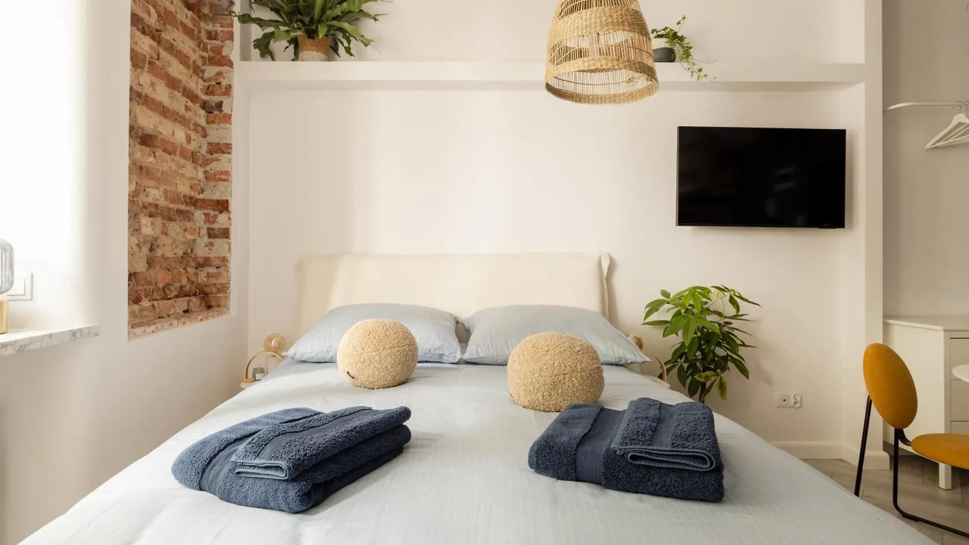 Cozy Studio Poznanska Downtown Quiet Warsaw Apartment